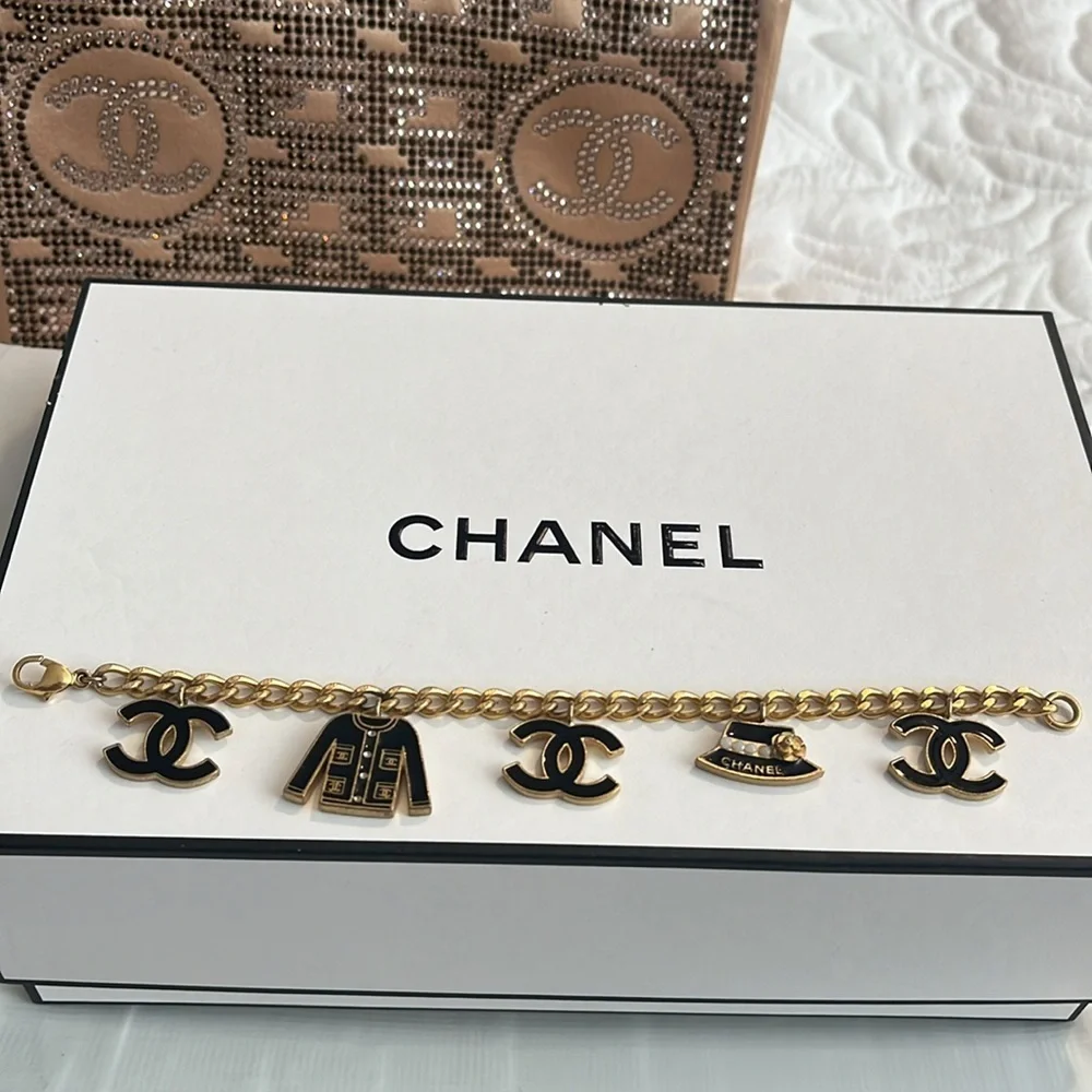 CHANEL VINTAGE CHARM BRACELET
